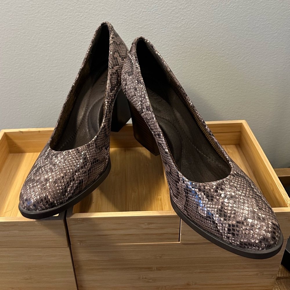 Born Enns Brown Snake Print Heels Size 7.5